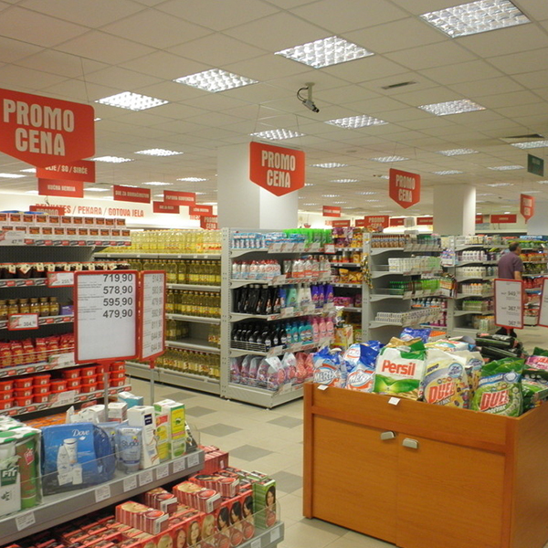 Supermarket shelves 04