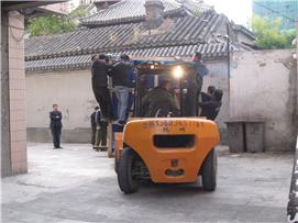 北京叉车出租公司 集装箱掏箱装卸服务